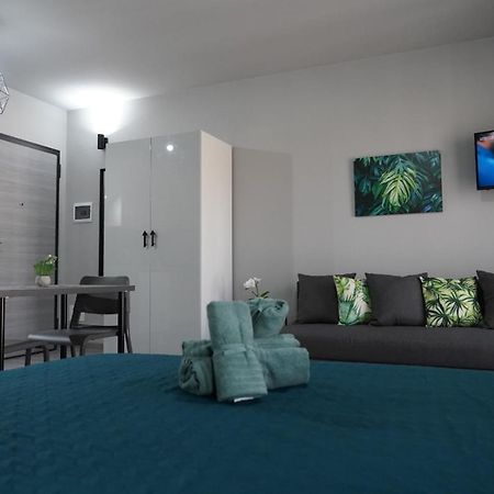لاميزيا تيرمي 4Rooms B&B - Holiday Home المظهر الخارجي الصورة